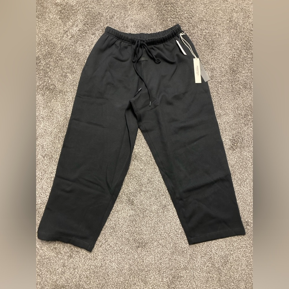 Fear of God Essentials Jet Black Sweatpants Men’s Size Medium Relaxed Oversized